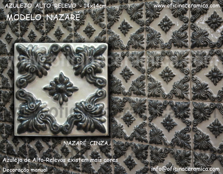 Azulejo alto relevo decorado conforme pedido do Arquitecto